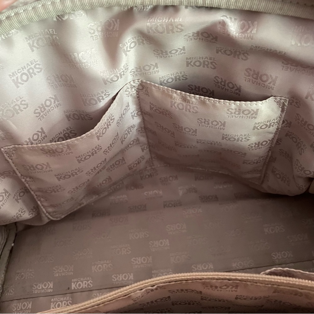 Michael Kors Logo sachet bag - Picture 7 of 12